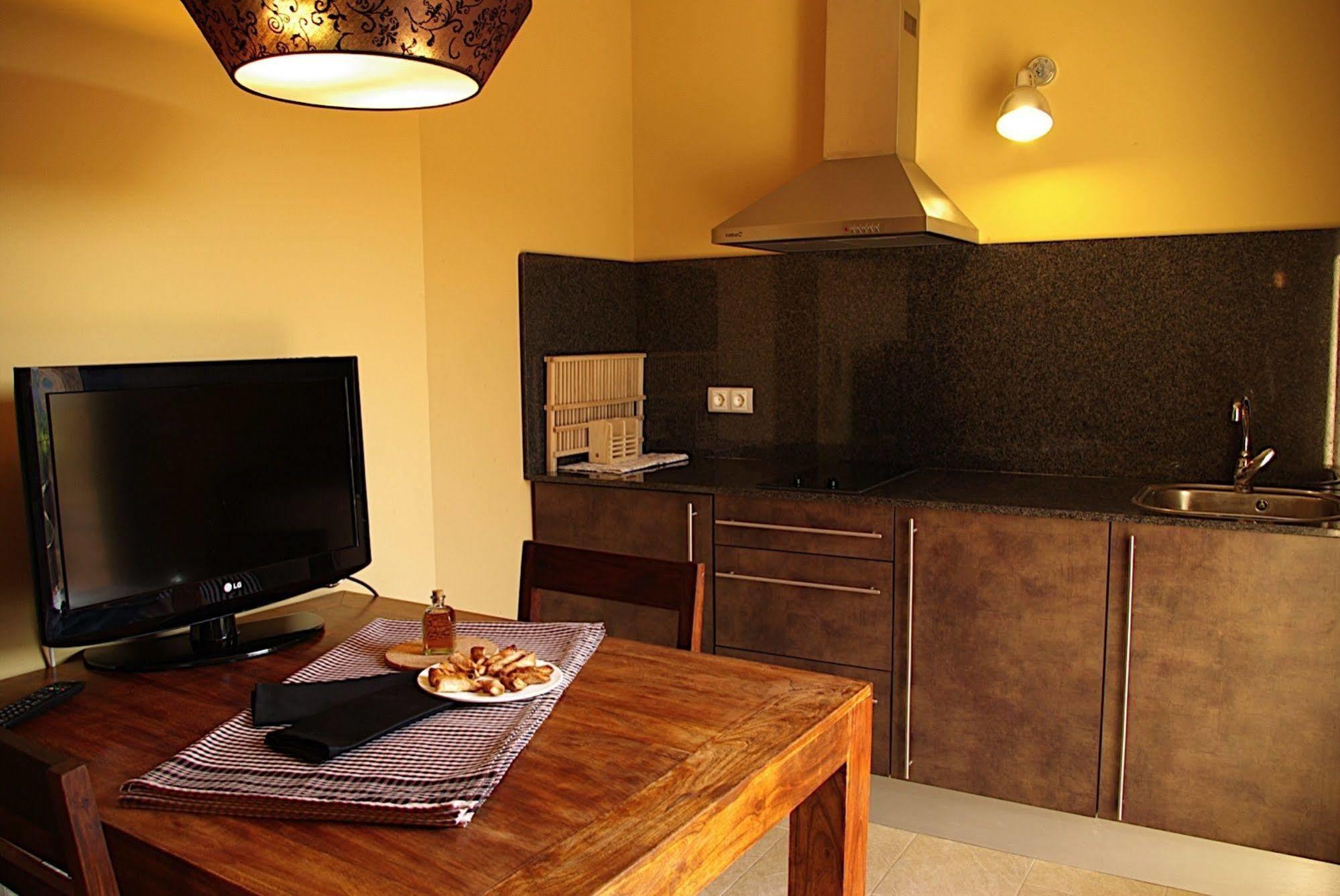L'Arcada De Fares Apartamento Sant Ferriol Exterior foto